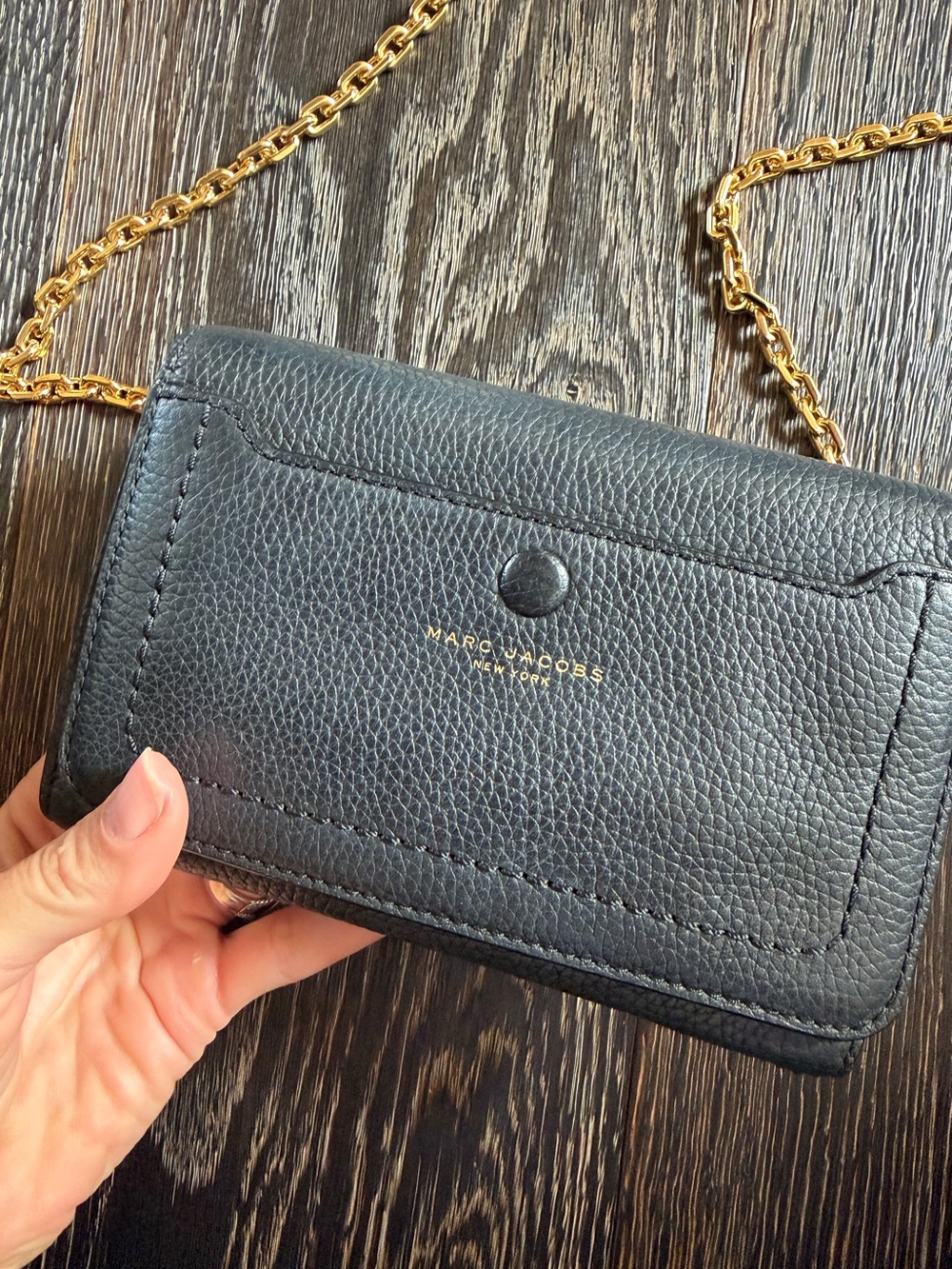 Marc Jacobs Black Pebbled Leather Crossbody with Gold Chain - Picture 4 of 5